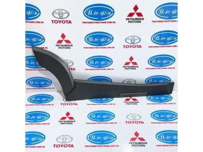 Ốp Cửa Sau Xpander Cross 2020 5757A687, 5757A688