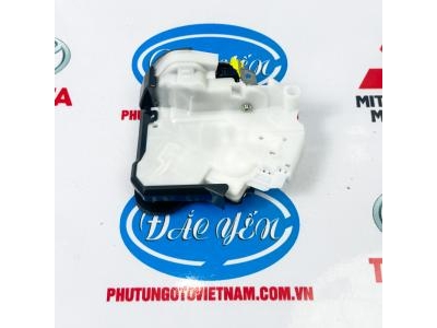 Khóa Ngậm Cửa Sau Yaris Cross 2023 69330-BZ430, 69340-BZ430