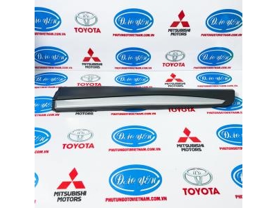 Ốp Cửa Sau Yaris Cross 2023 75077-BZ060-B0, 75078-BZ060-B0