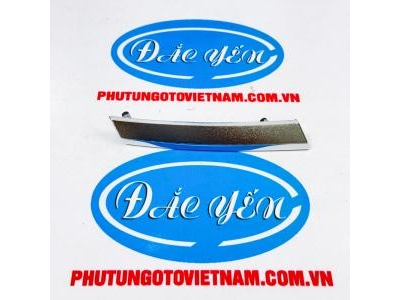 Nẹp Đèn Sau xi Altis 2022 81566-02E40, 81556-02E40