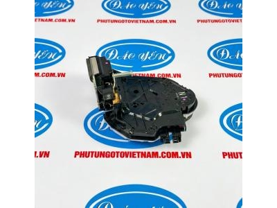 Khóa Ngậm Cửa Sau Toyota Vios 2021 69050-0D430