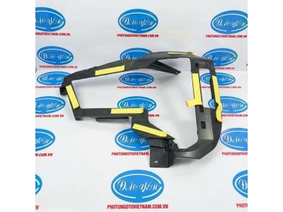 Bát Gắn Đèn Pha Mitsubishi Xpander 2022- 2024 62041W000P