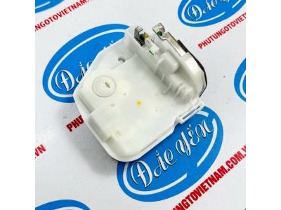Khóa Ngậm Cửa Sau Xpander 2023 5745A707, 5745A708
