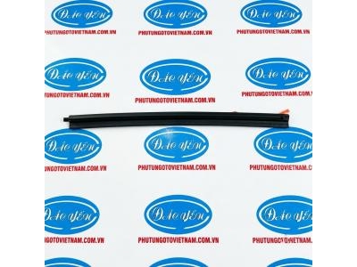 Ron Đứng Hông Sau Mitsubishi Xpander 2017- 2019 6121A758