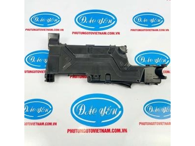 Đế Dưới Toyota Innova 2017 82663-0K020