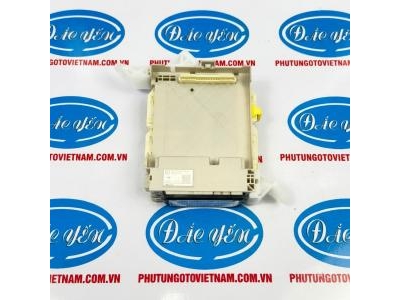 Hộp cầu chì Camry 2013 82730-33F72