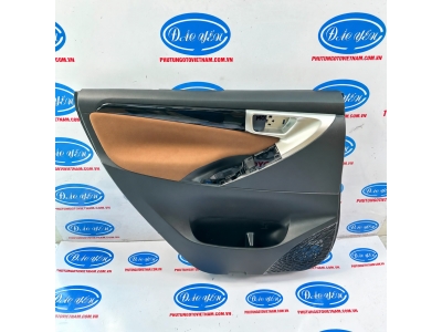 Tappi Cửa Sau Innova 2018 67630-0KD90-C0, 67640-0KD90-C0
