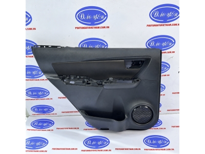 Tappi Cửa Sau Fortuner 2017 67630-0KA00-C3, 67640-0KA00-C3