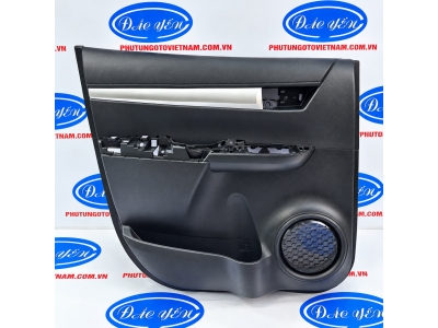 Tappi Cửa Sau Hilux 2015 67640-0K770-C0, 67630-0K770-C0
