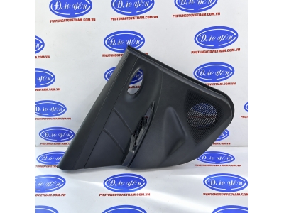 Tappi Cửa Sau Yaris 2016 67630-0DA00-C1, 67640-0DA00-C1