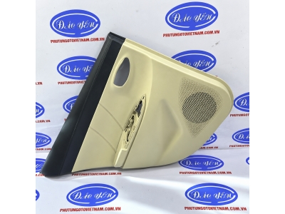 Tappi Cửa Sau Yaris 2015 67630-0DA00-C0, 67640-0DA00-C0