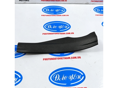 Ốp Bông Tăng Bệ Bước Sau Yaris Cross 2026 67918-BZ290-C0